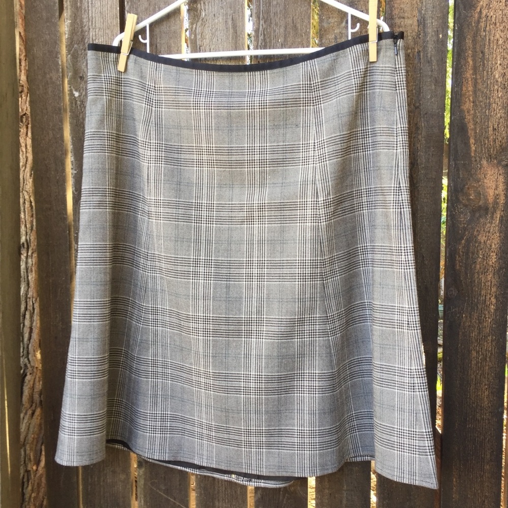 Ann Taylor Plaid Black & White Skirt Size 16